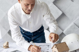 Comparaison des constructeurs de maisons à Rennes : quels critères regarder avant de signer ?